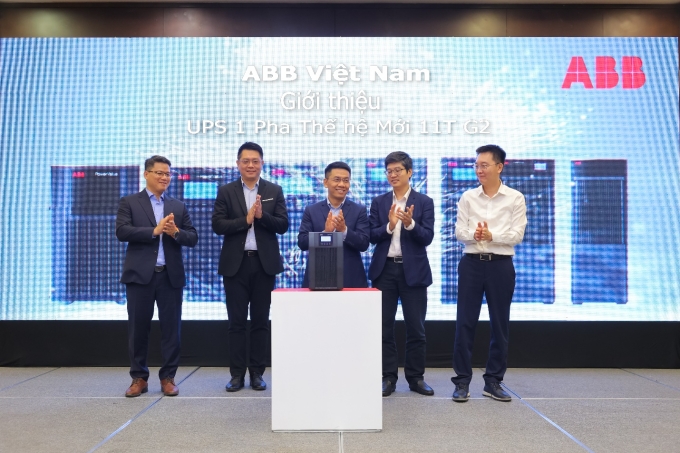 ABB ra mắt bộ nguồn cho các ứng dụng quan trọng 2 ABB ra mắt bộ nguồn cho các ứng dụng quan trọng ABB đã ra mắt bộ lưu trữ năng lượng PowerValue 11T G2 tại Việt Nam vào ngày 6 tháng 12. Ảnh: ABB