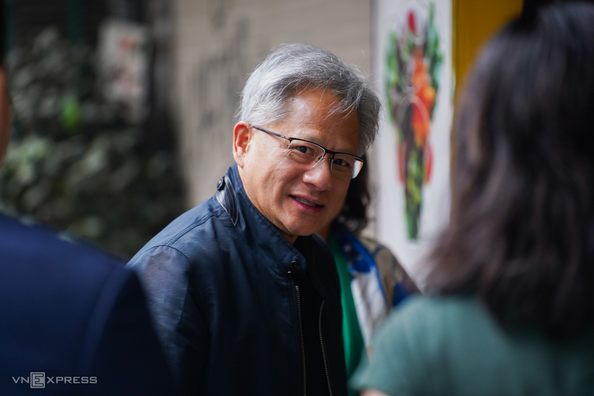 Tỷ phú Jensen Huang ăn Hà Nội 3 Tỷ phú Jensen Huang ăn Hà Nội Tỷ phú Jensen Huang ăn Hà Nội