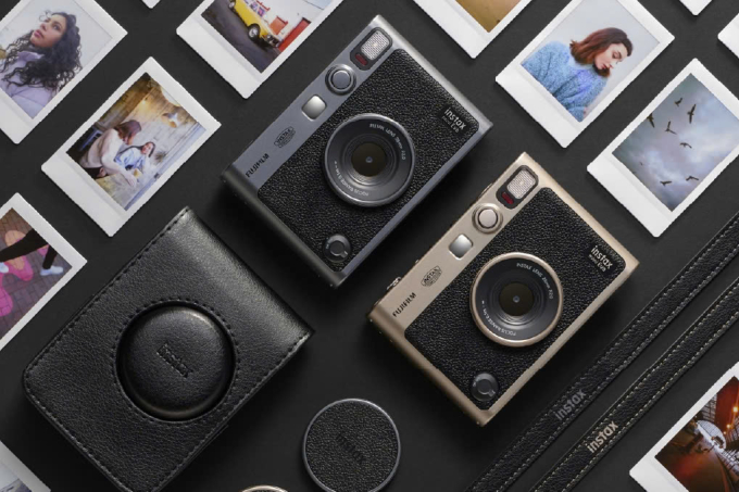 Fujifilm ra mắt Instax Mini Evo Limited Edition 2 Fujifilm ra mắt Instax Mini Evo Limited Edition Hai phiên bản màu của máy. Ảnh: Fujifu
