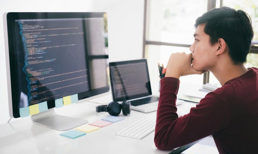 Ai ảnh hưởng đến thị trường tuyển dụng?