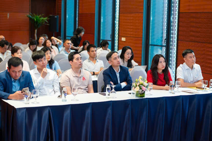 Phương tiện sử dụng dữ liệu để giữ lại độc giả 2 Phương tiện sử dụng dữ liệu để giữ lại độc giả Hội thảo chuyên đề về khoảng thời gian của Diễn đàn Báo chí Quốc gia năm 2025. Ảnh: Việt Nam