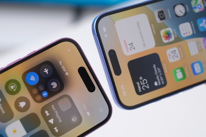 Apple bán iPhone 16 ở Indonesia 2 Apple bán iPhone 16 ở Indonesia Người dùng trải nghiệm loạt iPhone 16 tại một cửa hàng Apple ở Thượng Hải. Ảnh: Apple