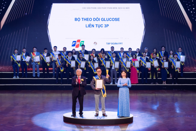 Sê -ri Sản phẩm và Dịch vụ Công nghệ FPT trong nhóm tốt nhất Tại sao Khue Tại sao Khue 2025 4 Sê -ri Sản phẩm và Dịch vụ Công nghệ FPT trong nhóm tốt nhất Tại sao Khue Tại sao Khue 2025 FPT đại diện cho danh dự của các sản phẩm 3P.