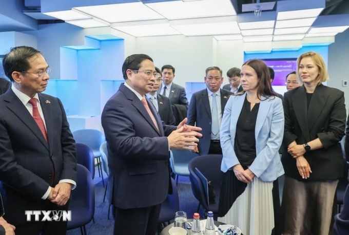 Thủ tướng muốn Estonia truyền cảm hứng cho số lượng 2 Thủ tướng muốn Estonia truyền cảm hứng cho số lượng Thủ tướng Phạm Minh Chinh đã đến thăm Trung tâm tóm tắt E-Destonia. Ảnh: Duong Giang/TTXVN