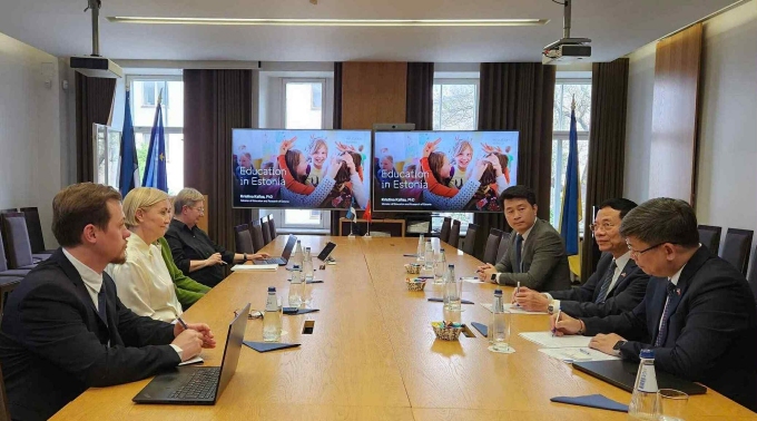 Việt Nam - Estonia với sự chuyển đổi kỹ thuật số và hợp tác kinh tế 3 Việt Nam - Estonia với sự chuyển đổi kỹ thuật số và hợp tác kinh tế Bộ trưởng Nguyễn Manh Hung và Bộ trưởng Kristina Kallas đã có mặt tại cuộc họp. Ảnh: Hợp tác quốc tế