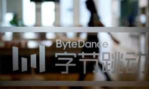 Bất cứ ai cũng có thể chi 12 tỷ đô la cho bất kỳ ai trong năm nay