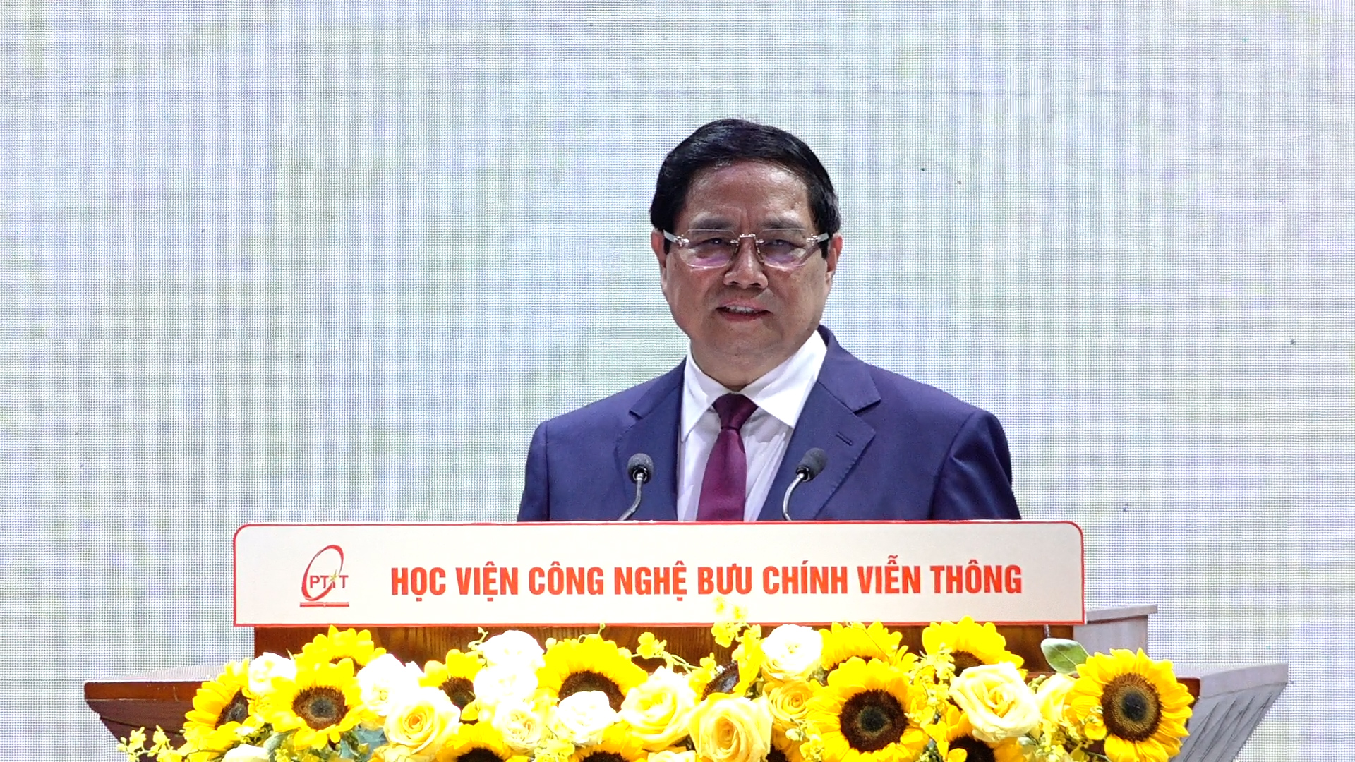 Thủ tướng nói về phong trào đổi mới và chuyển đổi kỹ thuật số